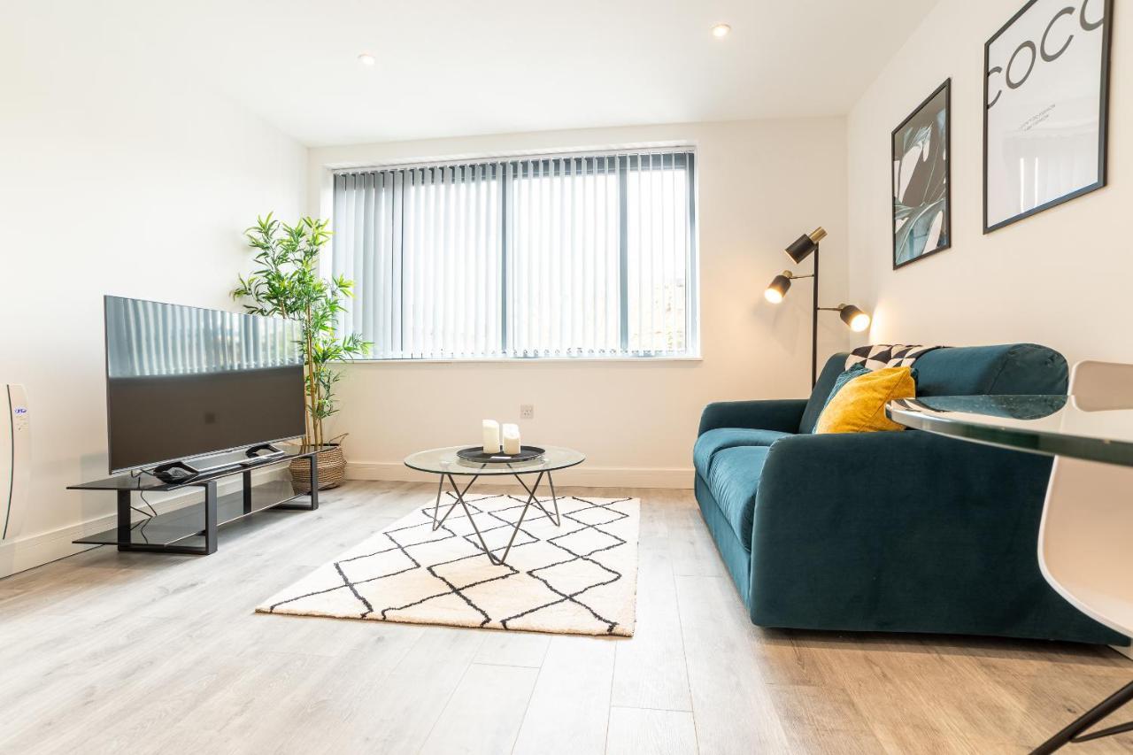 Copenhagen Court Apartments ベージングストーク エクステリア 写真