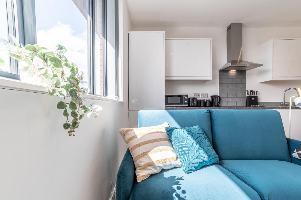 Copenhagen Court Apartments ベージングストーク エクステリア 写真