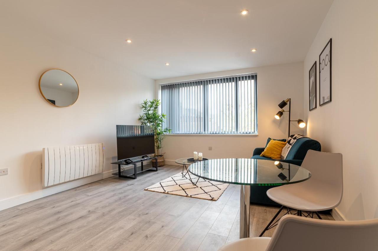Copenhagen Court Apartments ベージングストーク エクステリア 写真