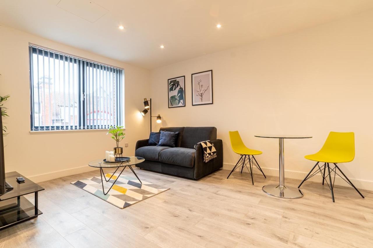 Copenhagen Court Apartments ベージングストーク エクステリア 写真