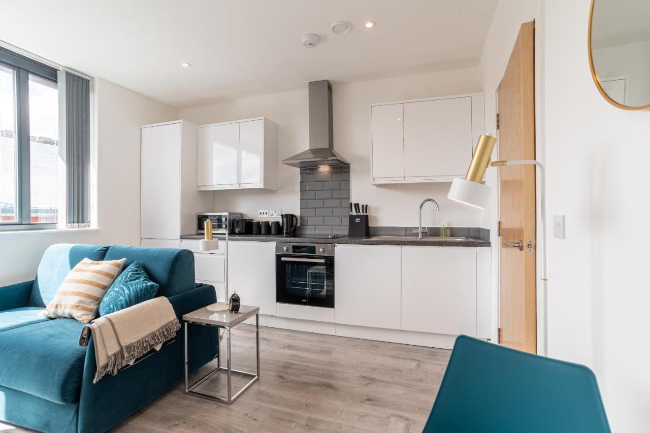 Copenhagen Court Apartments ベージングストーク エクステリア 写真