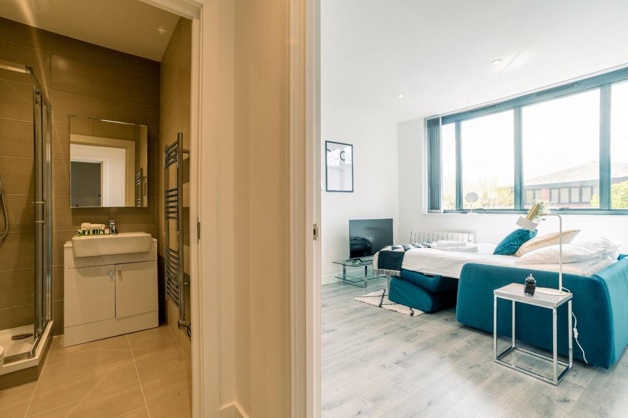 Copenhagen Court Apartments ベージングストーク エクステリア 写真