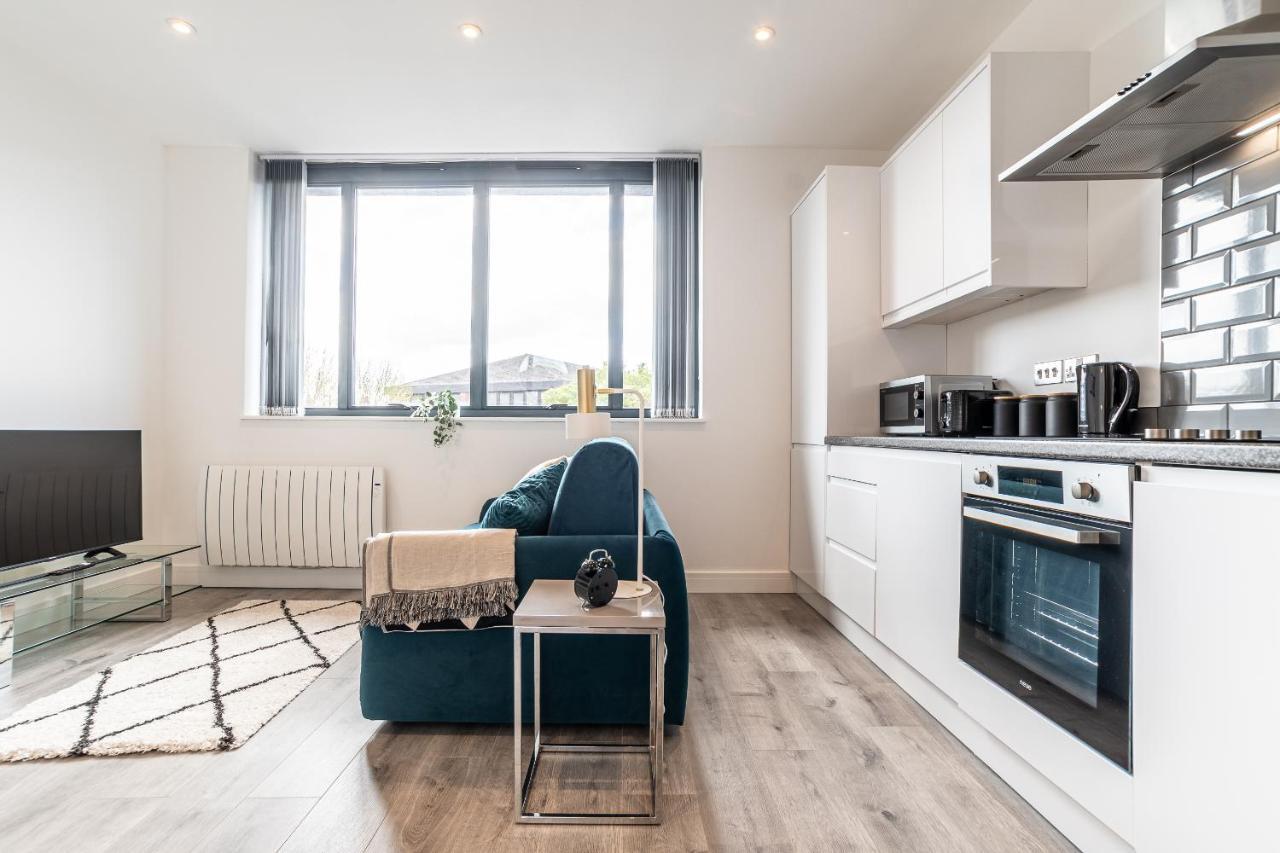 Copenhagen Court Apartments ベージングストーク エクステリア 写真