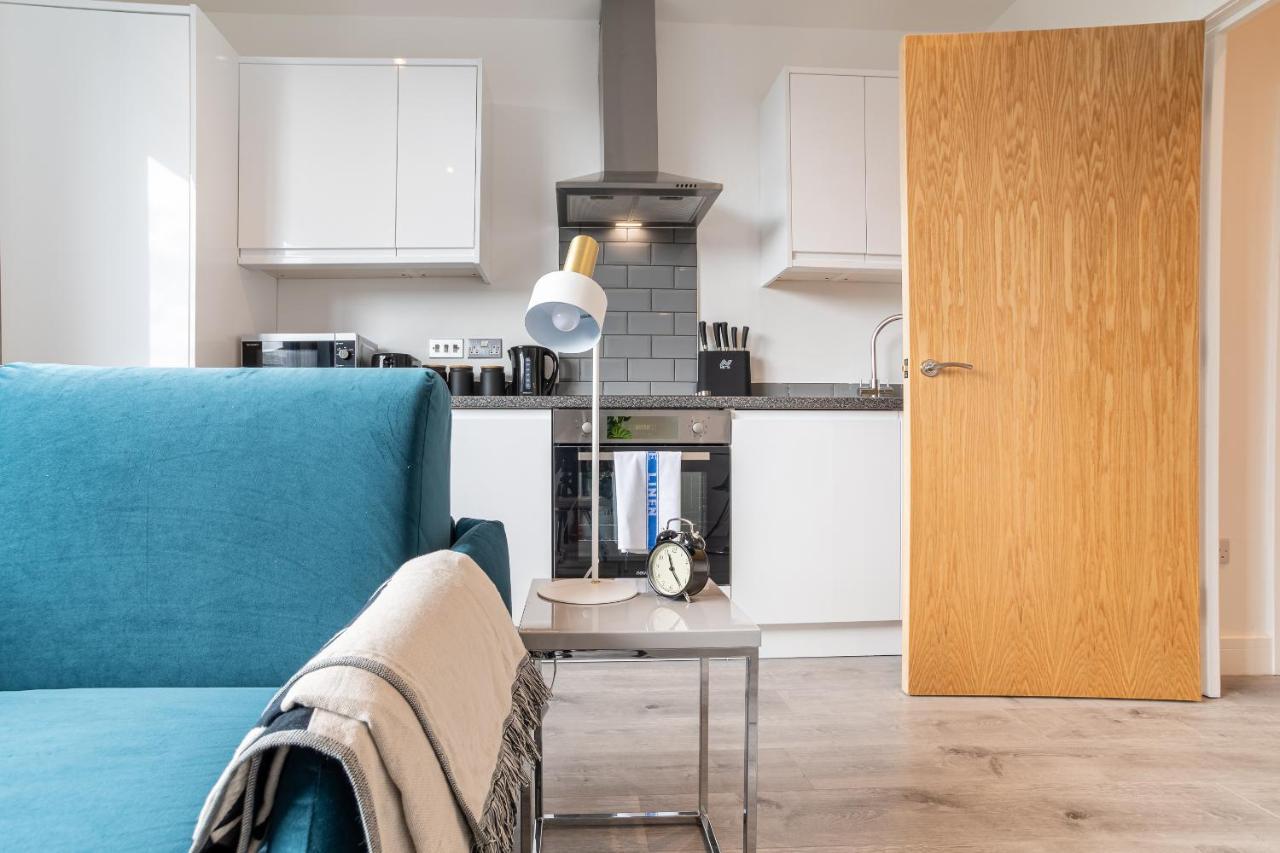 Copenhagen Court Apartments ベージングストーク エクステリア 写真