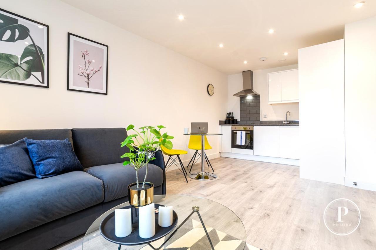 Copenhagen Court Apartments ベージングストーク エクステリア 写真