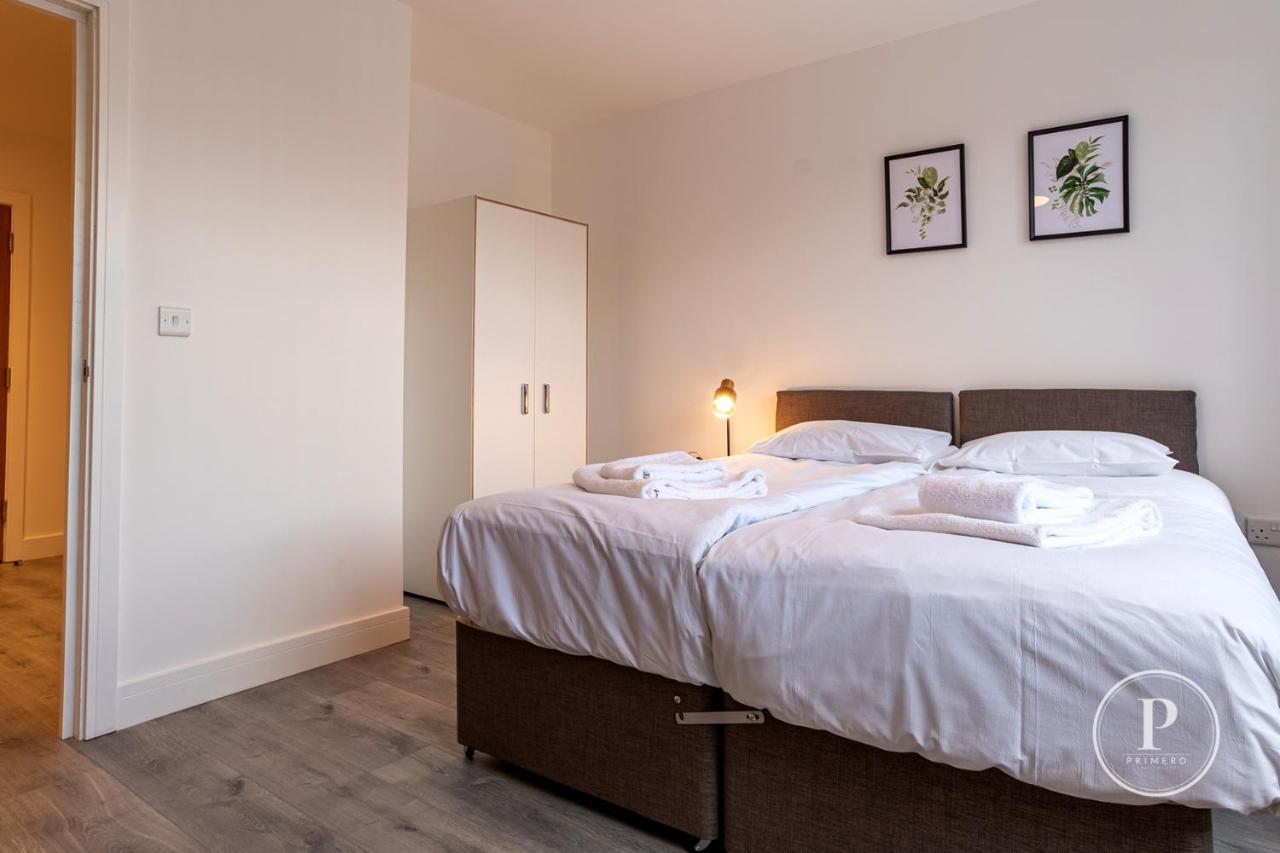 Copenhagen Court Apartments ベージングストーク エクステリア 写真