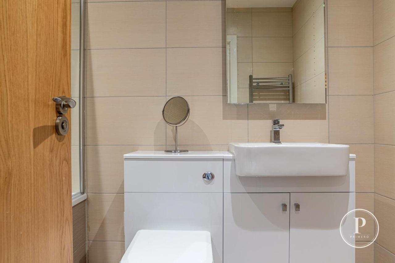 Copenhagen Court Apartments ベージングストーク エクステリア 写真