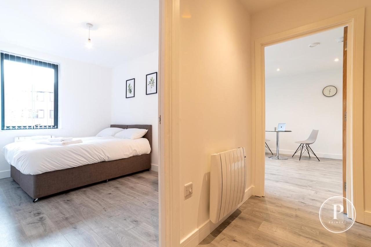 Copenhagen Court Apartments ベージングストーク エクステリア 写真