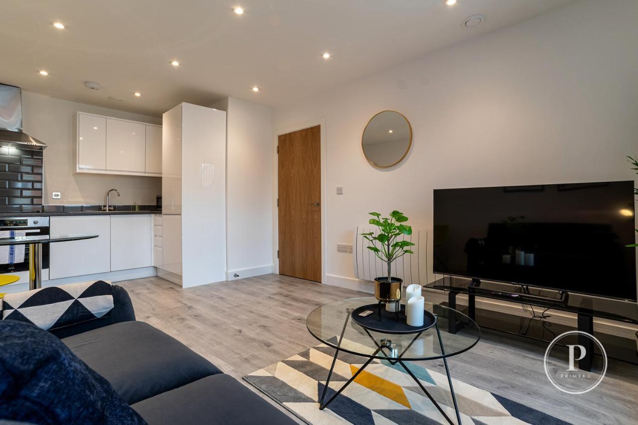 Copenhagen Court Apartments ベージングストーク エクステリア 写真