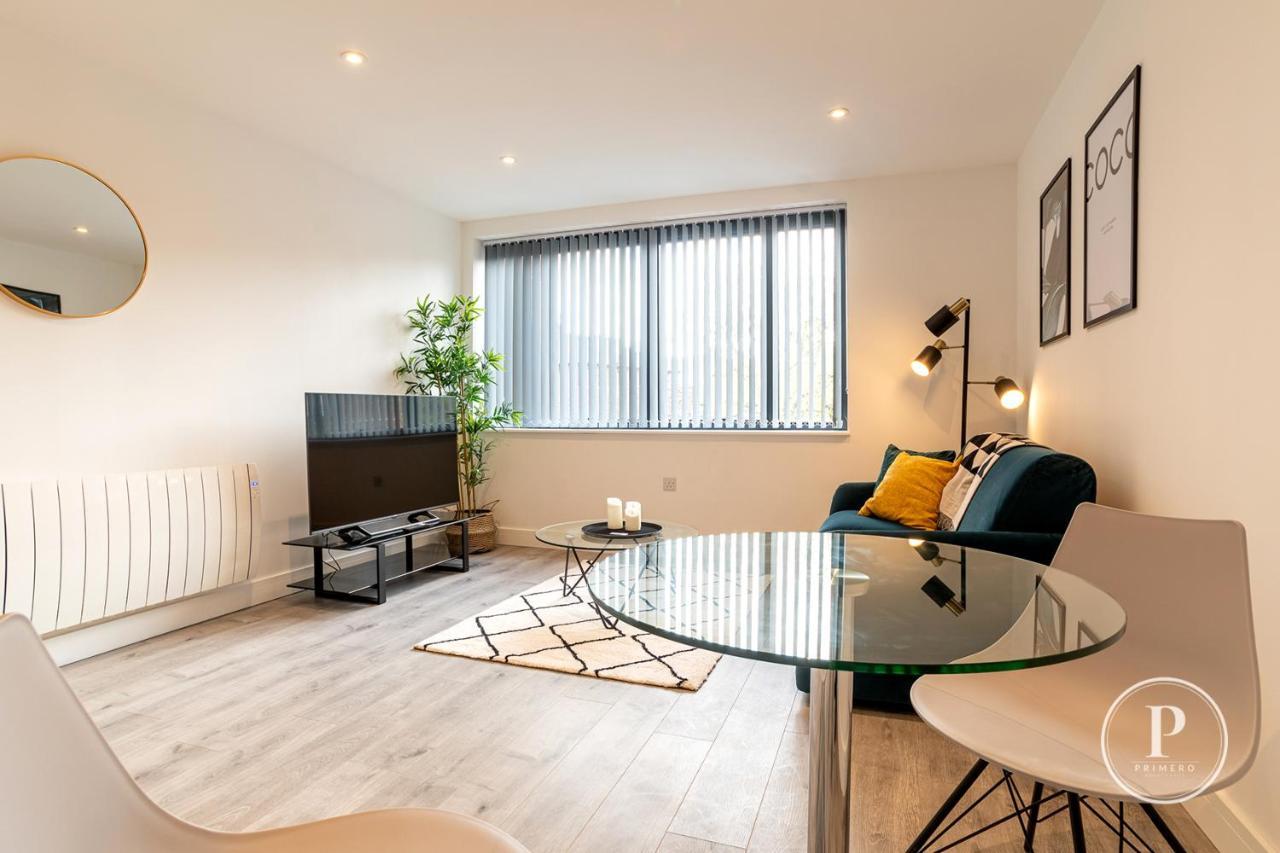 Copenhagen Court Apartments ベージングストーク エクステリア 写真