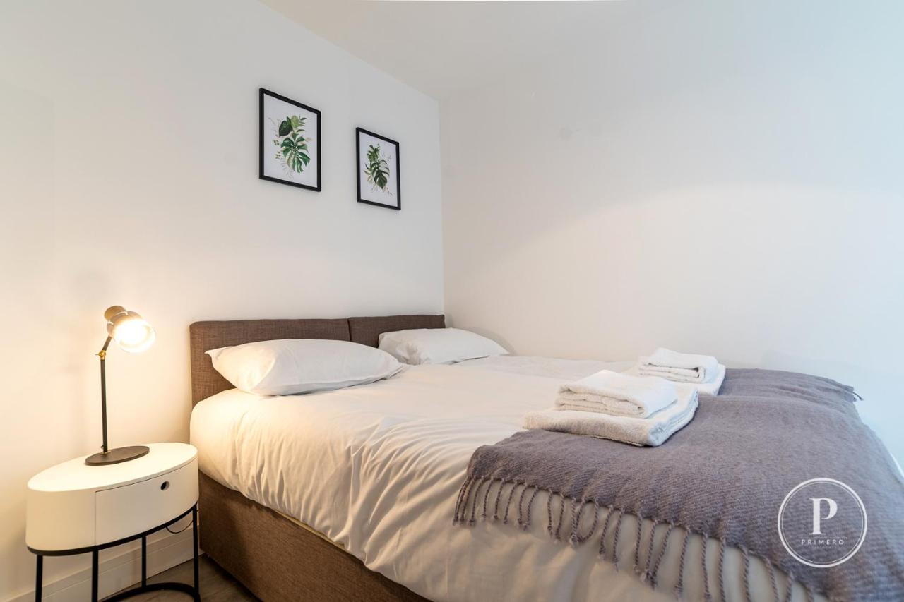 Copenhagen Court Apartments ベージングストーク エクステリア 写真