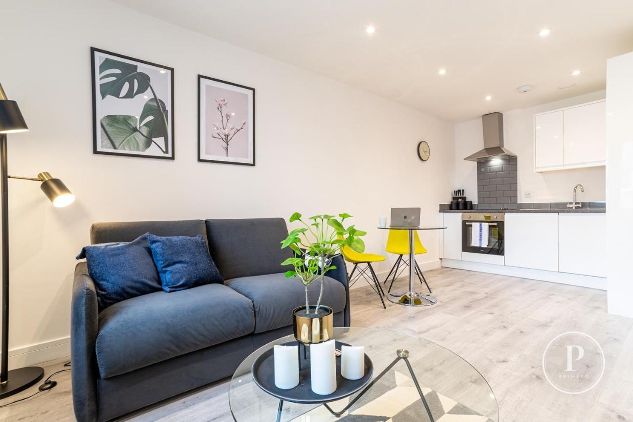 Copenhagen Court Apartments ベージングストーク エクステリア 写真