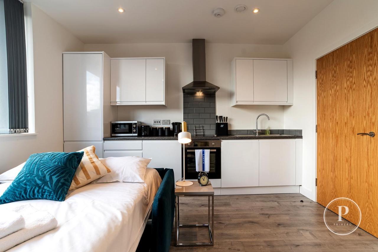 Copenhagen Court Apartments ベージングストーク エクステリア 写真