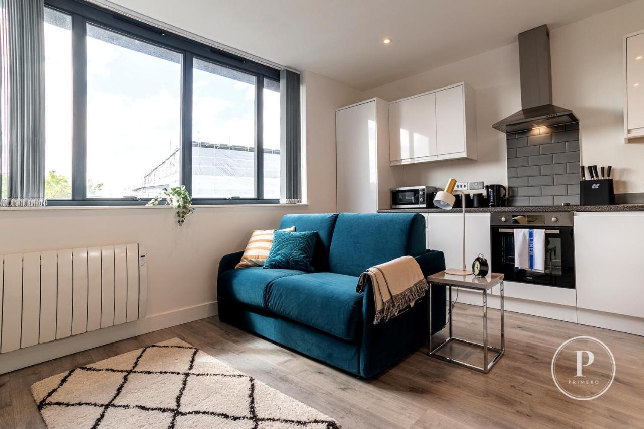 Copenhagen Court Apartments ベージングストーク エクステリア 写真